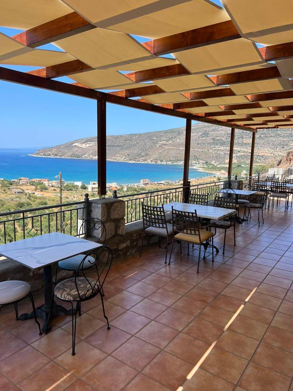 Onar Mani Suites Néon Oítilon Exterior foto
